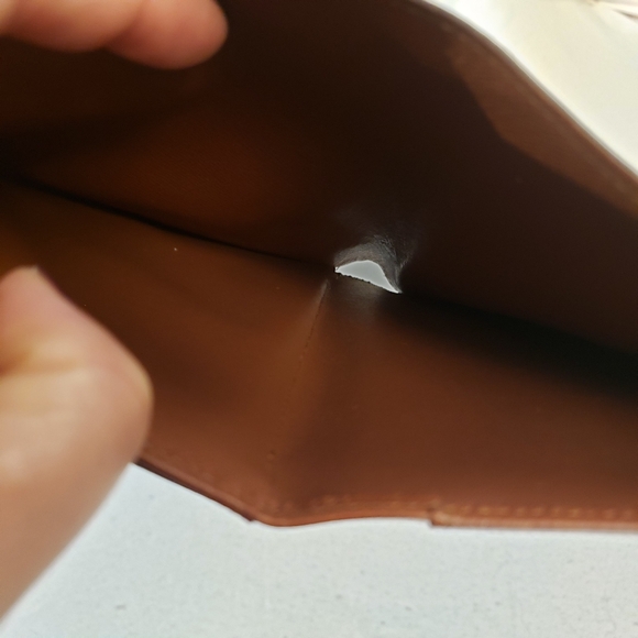 LV Medium International Wallet - Picture 7 of 12